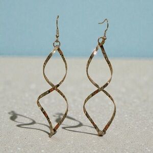 Elegant Gold Twisted Earrings